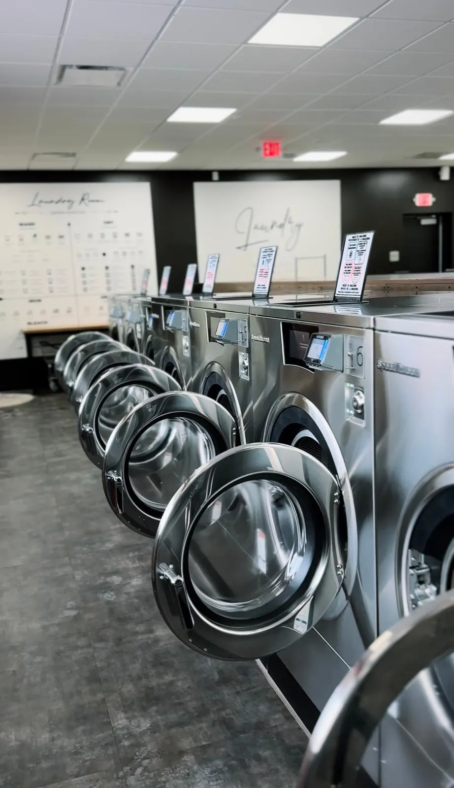 Commercial Laundromat vs. Home Laundry Service in Eau Claire: Why the Difference Matters